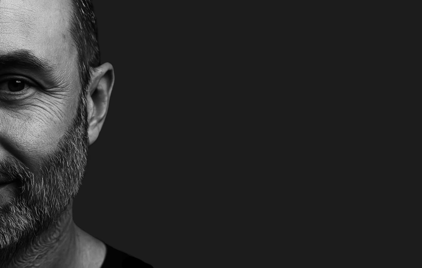 Zauberer Florian Schädlich zaubert auf einem Event in Aschaffenburg